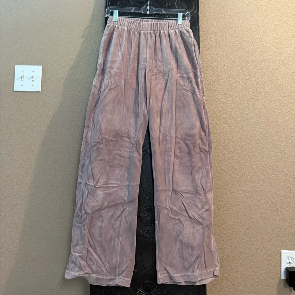 Brandy Melville Mauve Velvet Sweatpants - Picture 1 of 4